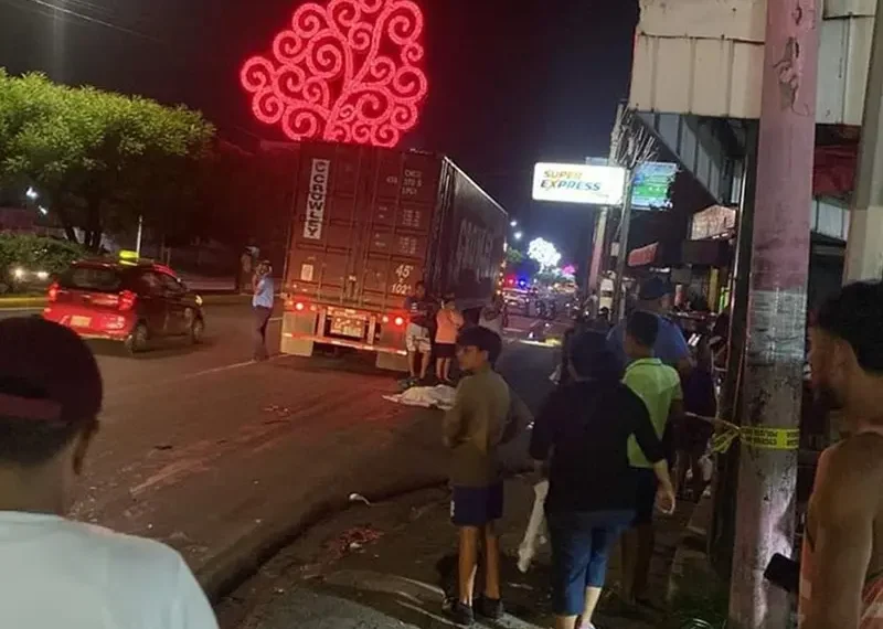 ¡1000 maneras de morir! Se emborracha y es arrollado por un tráiler