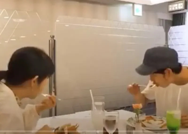 VIDEO: ¡SE ALQUILA! Hombre gana 4 mil pesos al día por ‘no hacer nada’