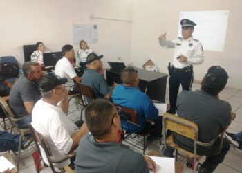 Dirección de Tránsito Ahome capacita a choferes de empresas en manejo preventivo
