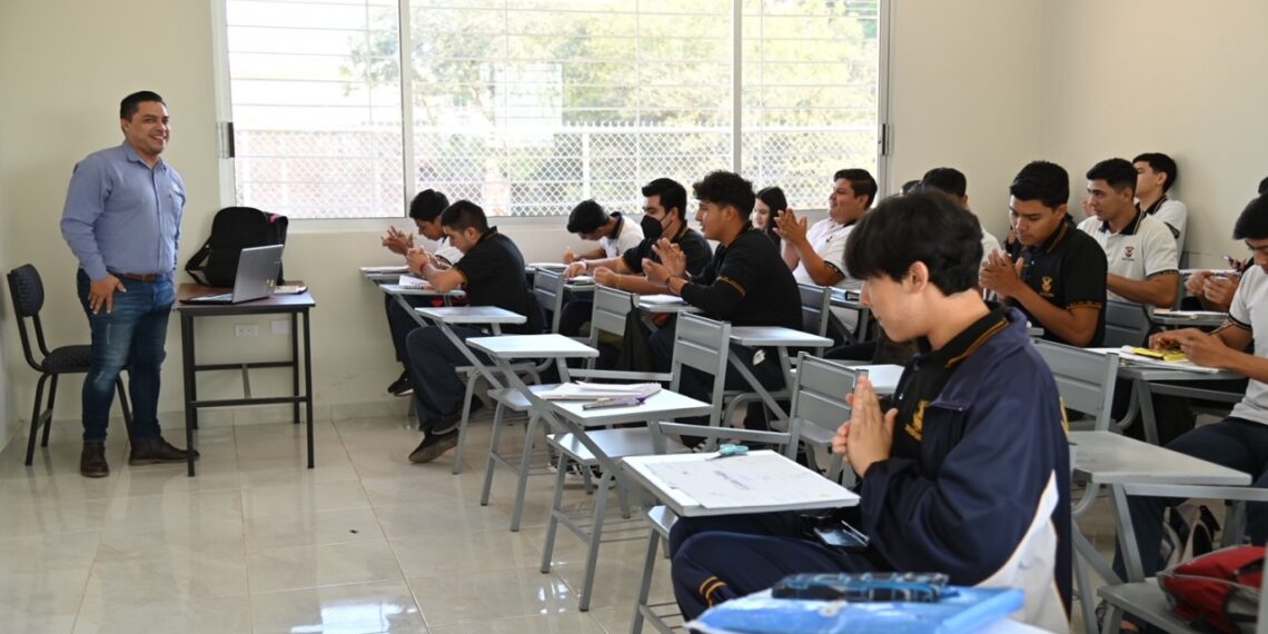 La UAS recibirá el nuevo ciclo escolar con 340 programas educativos; el 80 por ciento de la matrícula cursará programas acreditados y reconocidos por su calidad