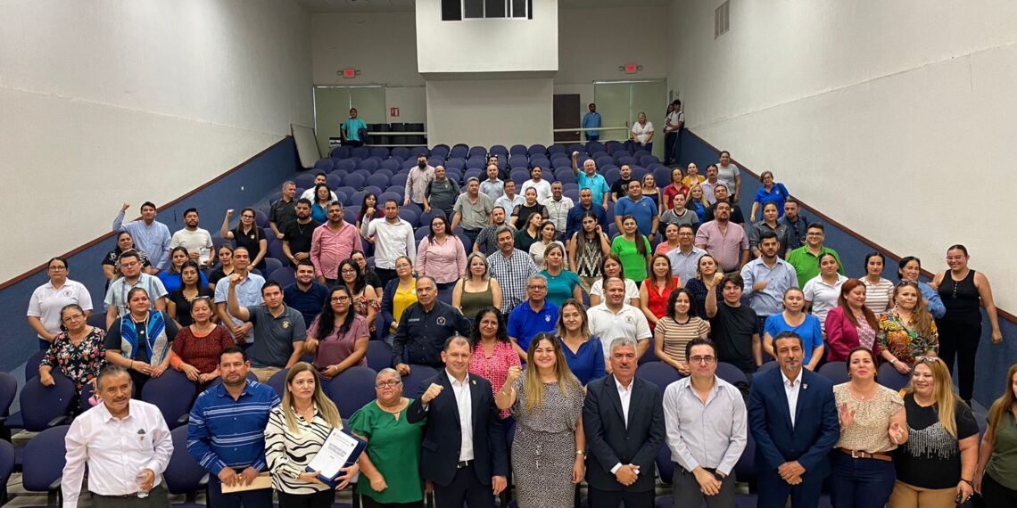 La UAS brinda 142 titularidades académicas a docentes de las preparatorias Hermanos Flores Magón y Central Diurna, refrendando su compromiso con la estabilidad laboral