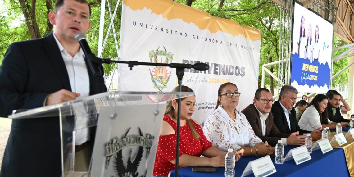 Invitando a la comunidad a sumar esfuerzos para fortalecer el pacto social, Robespierre Lizárraga inaugura el nuevo ciclo escolar en la Unidad Regional Centro Norte