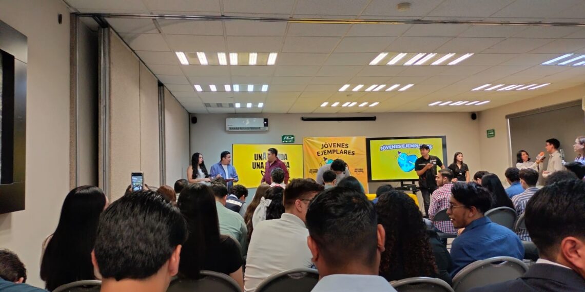 Una Ayuda una sonrisa galardona a jóvenes ejemplares en el estado de Sinaloa – NR | NOTICIAS