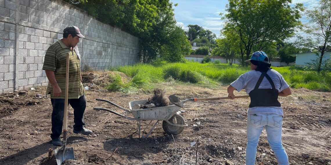 Gobierno de El Fuerte inicia construcción de barda perimetral en la Escuela Secundaria Ignacio Ramírez