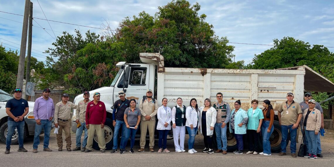 Ayuntamiento de El Fuerte realiza Jornada de Eliminación de Criaderos en sectores de la cabecera municipal