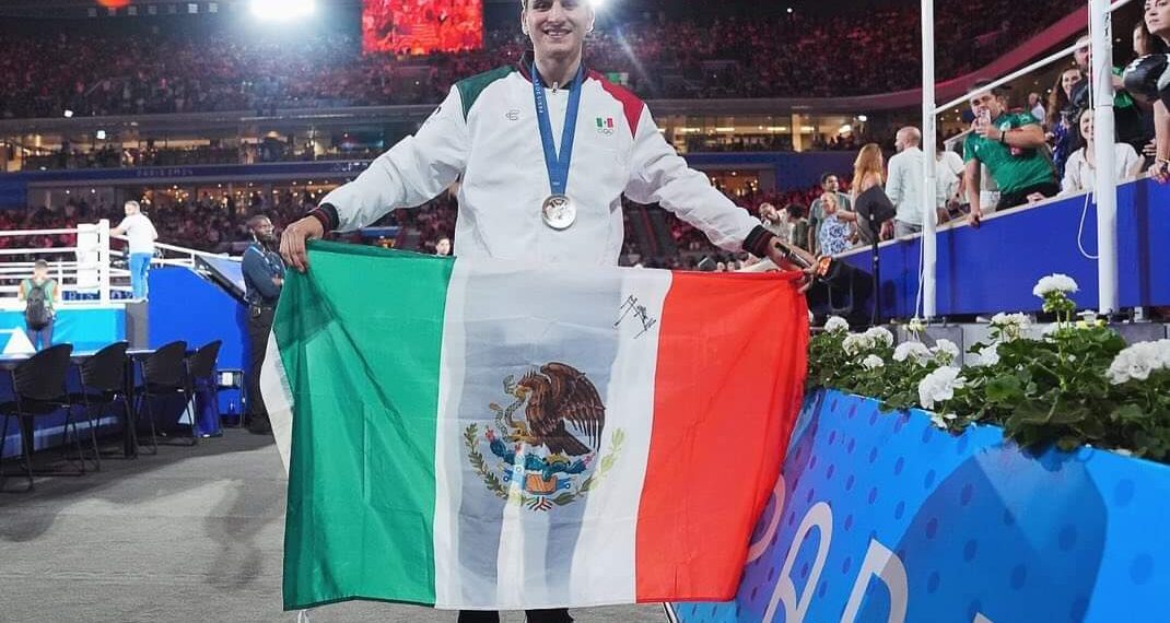 ¡Gran hazaña, orgullosamente Águila UAS! El boxeador universitario Marco Verde logra la medalla de plata para México en los Juegos Olímpicos de París 2024