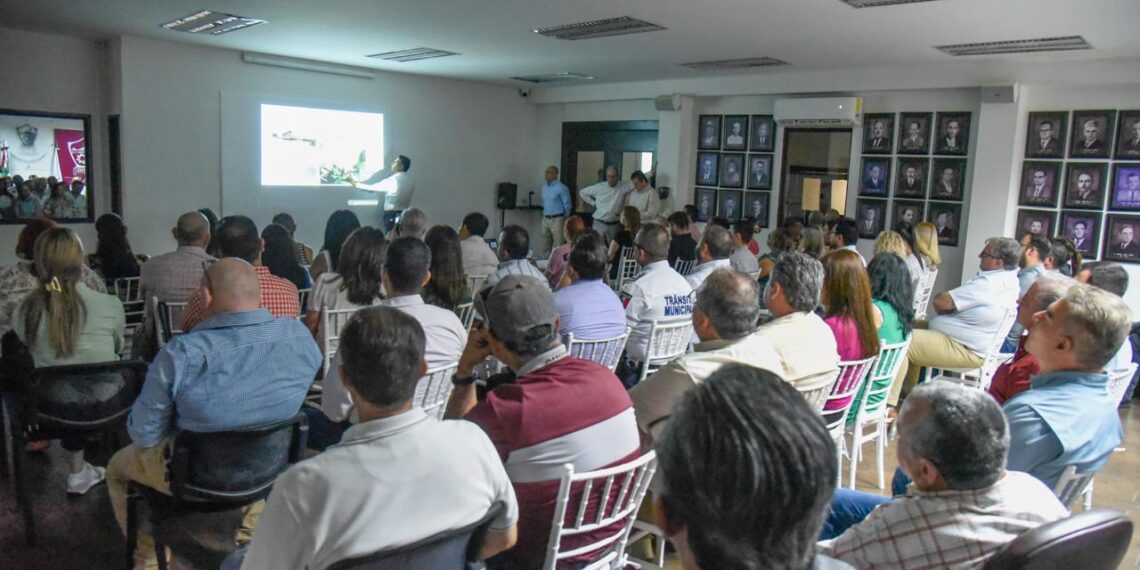 Pacífico Mexinol socializa con funcionarios municipales el proyecto de metanol en la región