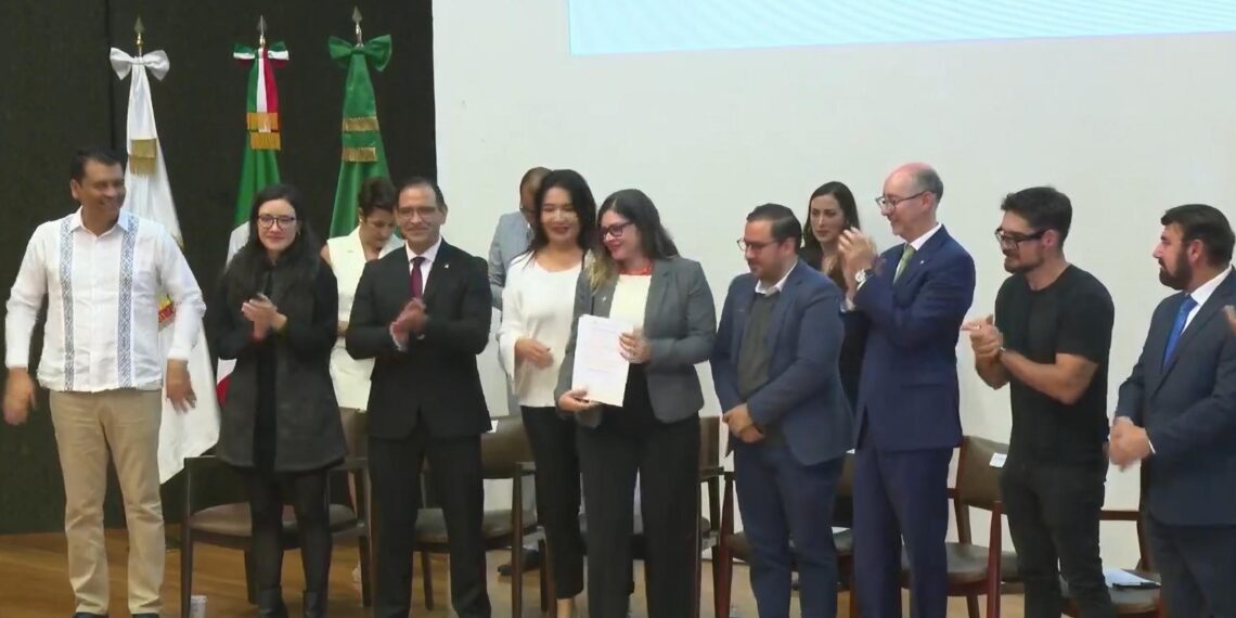 SEDATU otorga un reconocimiento al Gobierno de Sinaloa por la actualización del Sistema Estatal de Planeación del Ordenamiento Territorial y Urbano.