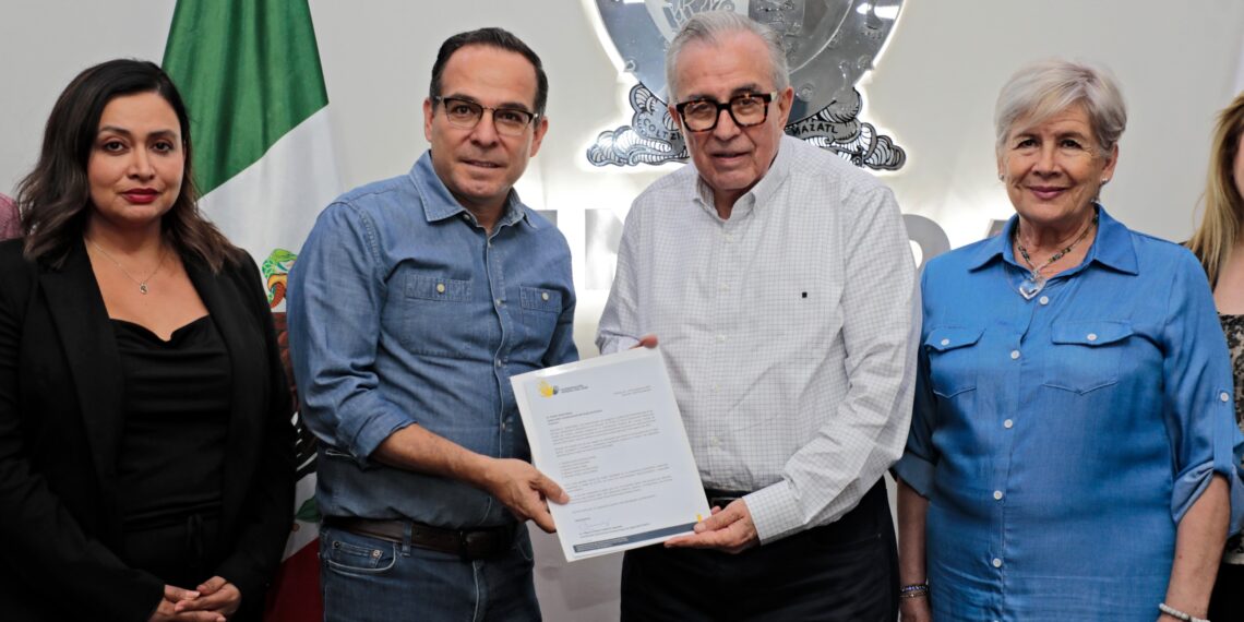 Recibe Rocha quinteta para proponer al titular de la FGE