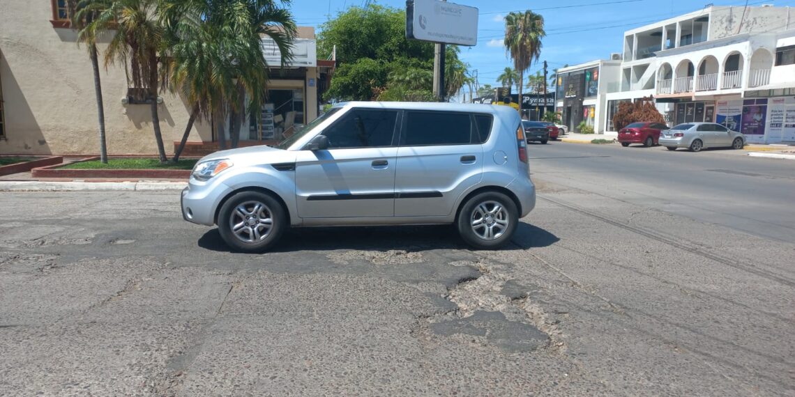Denuncia un enorme bache sobre Cano y Degollado en Los Mochis – NR | NOTICIAS