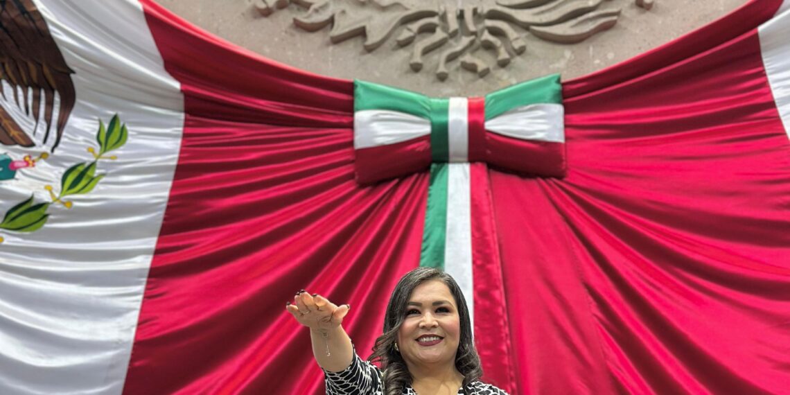 Ana Ayala toma protesta como Diputada Federal en la LXVI Legislatura