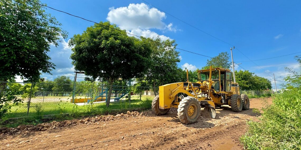 Alcalde Gildardo Leyva continúa con el programa de rehabilitación de calles de la Cabecera Municipal