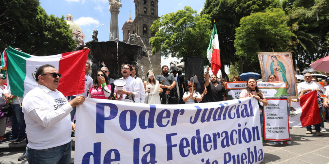 “Los están engañando”: AMLO a estudiantes de la UNAM que se manifestaron contra la reforma judicial