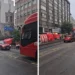 VIDEO: Mujer invade carril de Metrobús en CDMX y… ¡de reversa, mami!