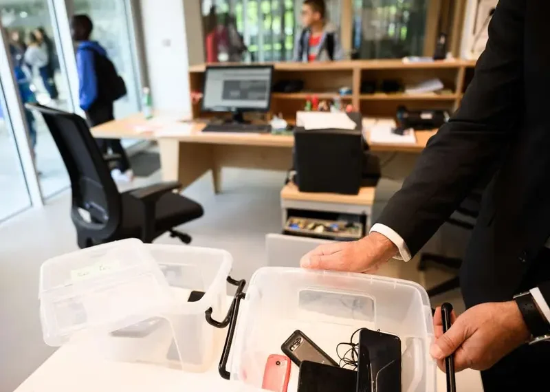 Australia busca imponer una edad mínima para usar redes sociales