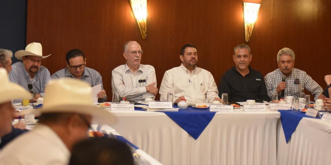 Genera una gran expectativa encuentro del Dr. Julio Berdegué Sacristán e Ismael Bello Esquivel, con líderes y productores agrícolas