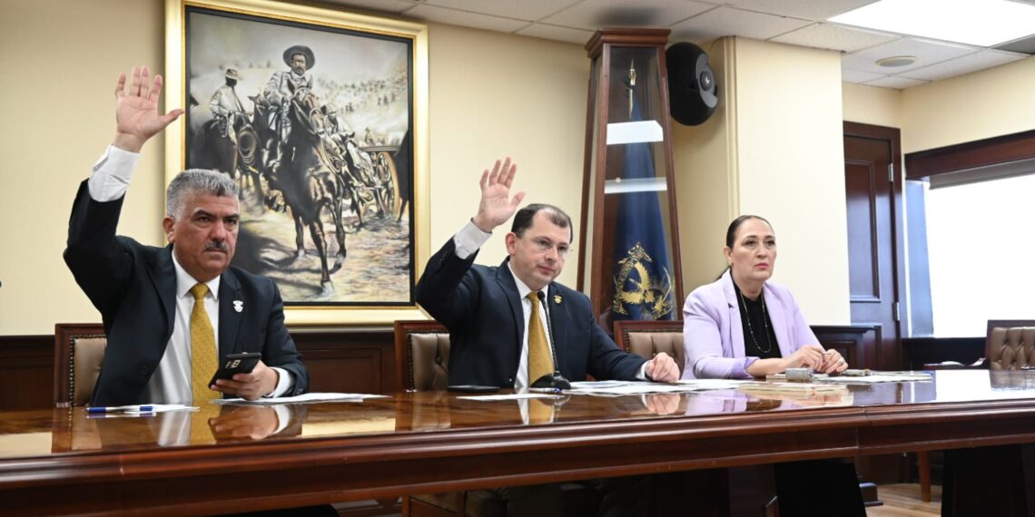 La UAS no permitirá que transite la reforma ilegal a la Ley Orgánica aprobada “en lo oscurito” por el Congreso; el Consejo Universitario aprobó que se impugne y se intensifique la defensa de la autonomía