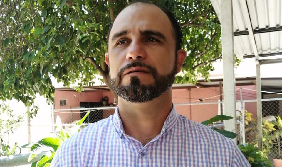 Escuelas no deben condicionar nada por la falta de pago de cuotas