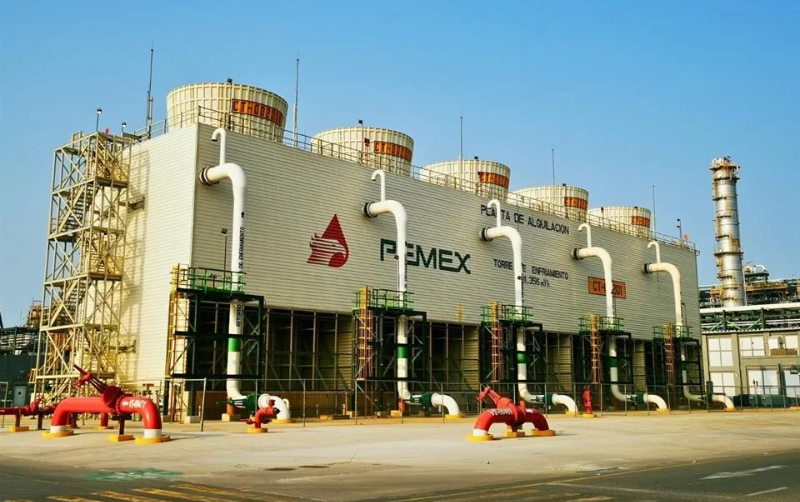 López Obrador recomienda a Sheinbaum seguir con el rescate de Pemex