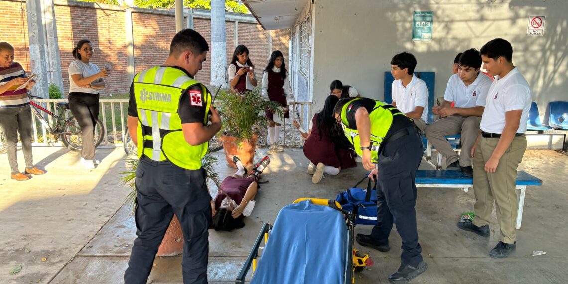 Escuela Secundaria #4 lleva a cabo simulacro de incendios en Los Mochis