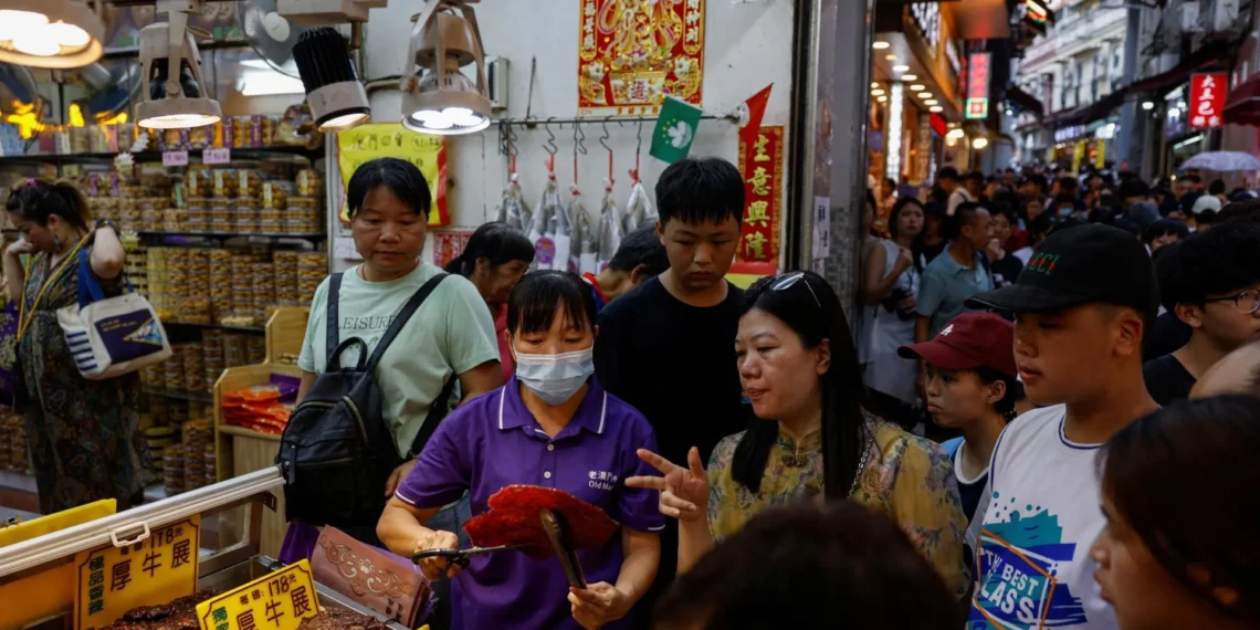 Nuevo estudio corrobora el origen del COVID-19 en un mercado chino de pescado