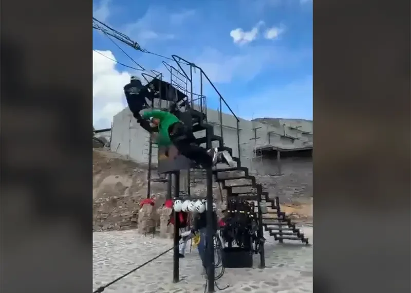 ¡Terror en Real de Catorce! Joven cae del ‘columpio extremo’