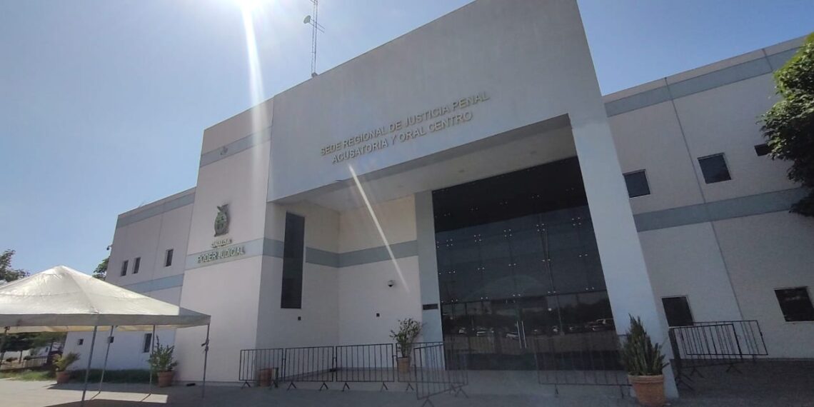 No había ningún elemento probatorio que lo vinculara, es decir que no participó, no cometió, ni existió dicha falta por parte del doctor Jesús Madueña Molina, explica el abogado Milton Ayala Vega