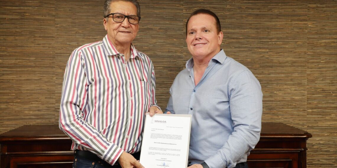 Feliciano Castro Meléndrez toma protesta a nuevos funcionarios que se integran a la administración estatal