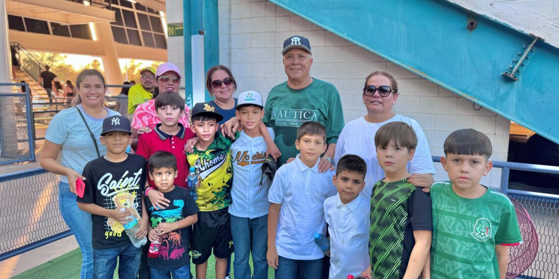 El Alcalde Gildardo Leyva Ortega Lleva a Niños de Tehueco y Capomos al Cuadrangular de Bienestar