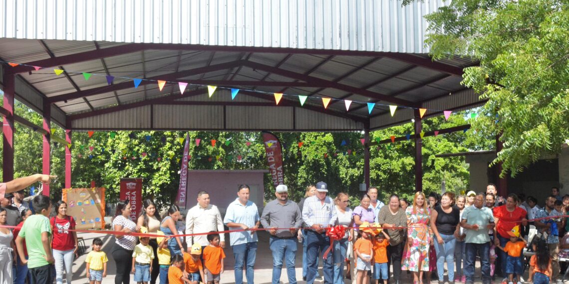 Alcalde Gildardo Leyva Ortega entrega techumbre en Jardín de Niños Enrique C. Rébsamen