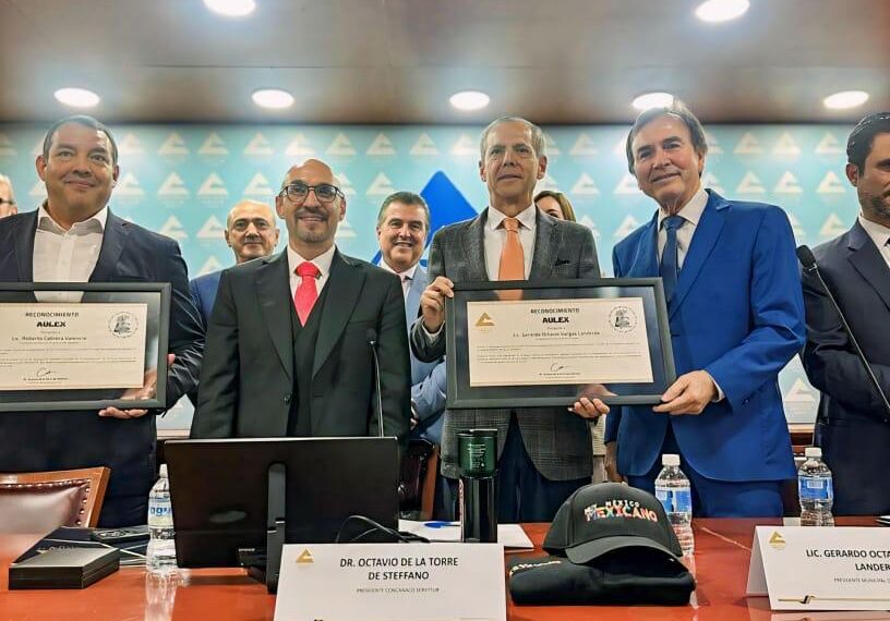 Recibe Gerardo Vargas el Reconocimiento Nacional AULEX de CONCANACO