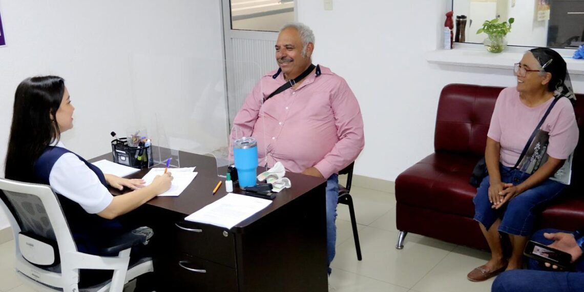 DIF Ahome continúa con la entrega de cartas para que personas accedan a descuentos al tramitar su testamento