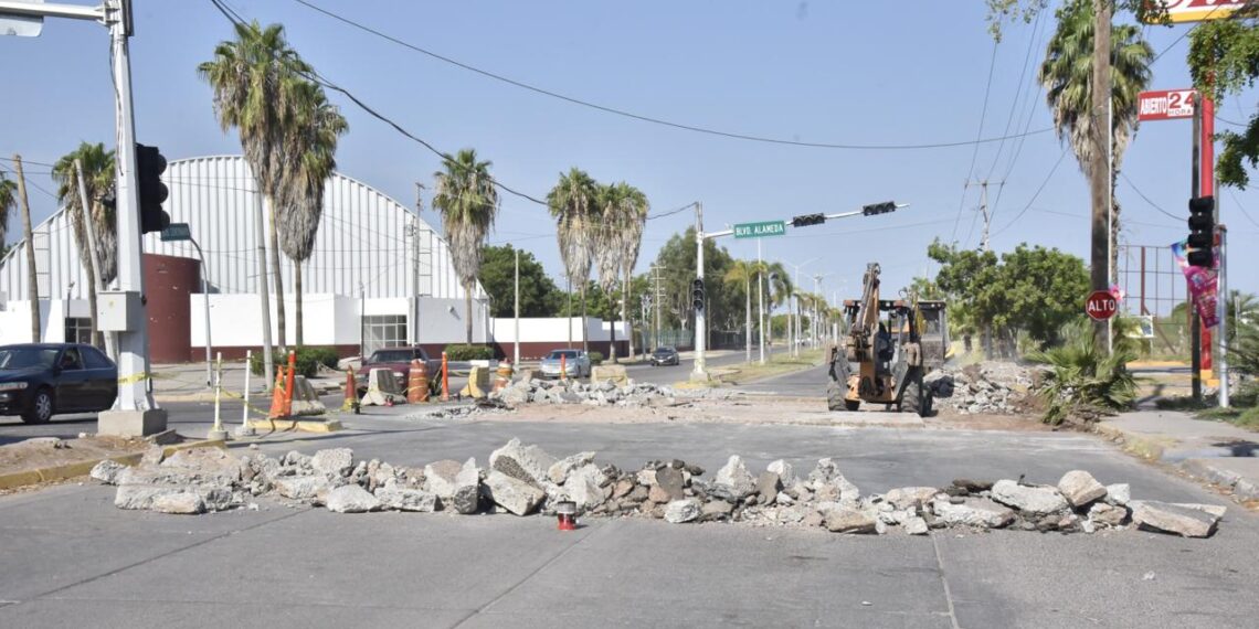 SOP realiza importante rehabilitación en cruce Centenario y Sinaloa en Los Mochis
