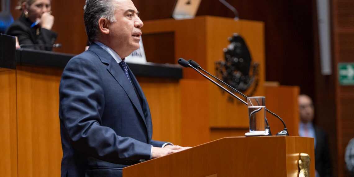 Senador Enrique Inzunza aprueba la Reforma de inimpugnabilidad constitucional