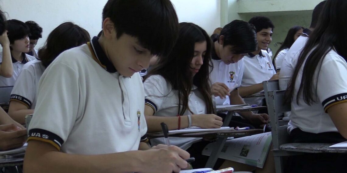 Gran respuesta del alumnado en el bachillerato de la UAS; más del 86% asiste presencial a los planteles y al resto se le apoya de manera virtual