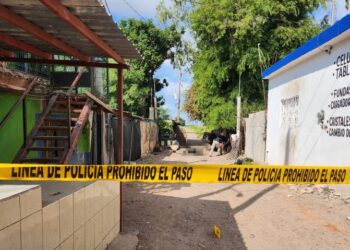 Encuentran dos personas asesinadas y quemadas en campo Patricia, Culiacán