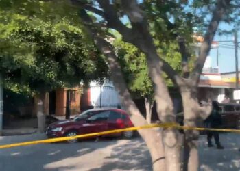 Localizan a una persona sin vida adentro de un automóvil en Culiacán