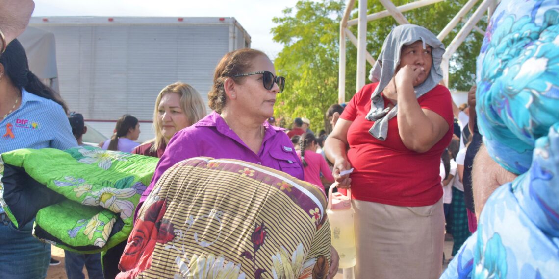 Caravana Navideña lleva alegría y apoyo a 449 familias en El Fuerte