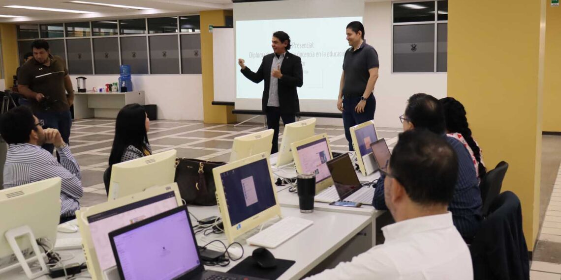 La UAS brinda taller sobre la integración de la Inteligencia Artificial en la Educación Superior, para mantener actualizada a su planta docente