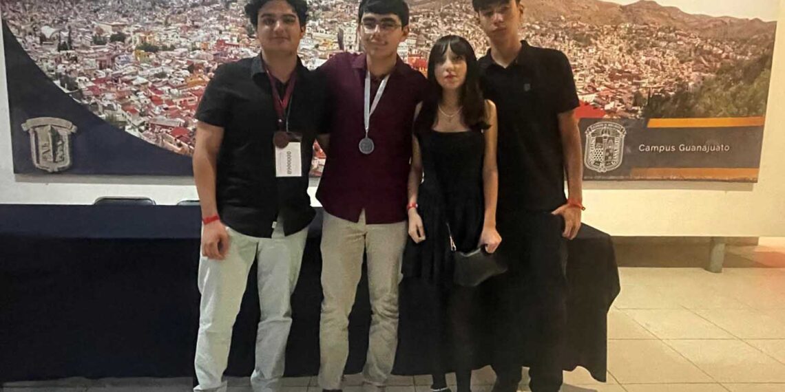 Estudiantes de Bachillerato de la UAS brillan en la Olimpiada Nacional de Biología; obtienen medallas de plata y bronce en Guanajuato