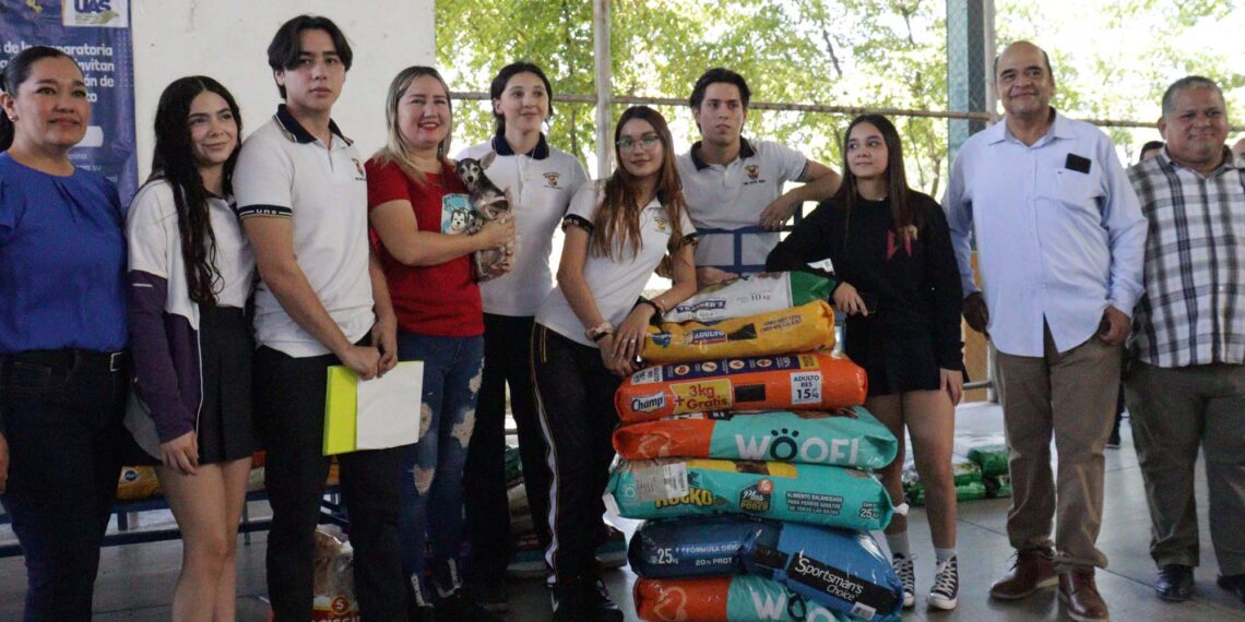 Realizan Segunda Campaña de Donación de una Tonelada de Alimento Canino en la Preparatoria Rafael Buelna Tenorio, a favor de fundaciones