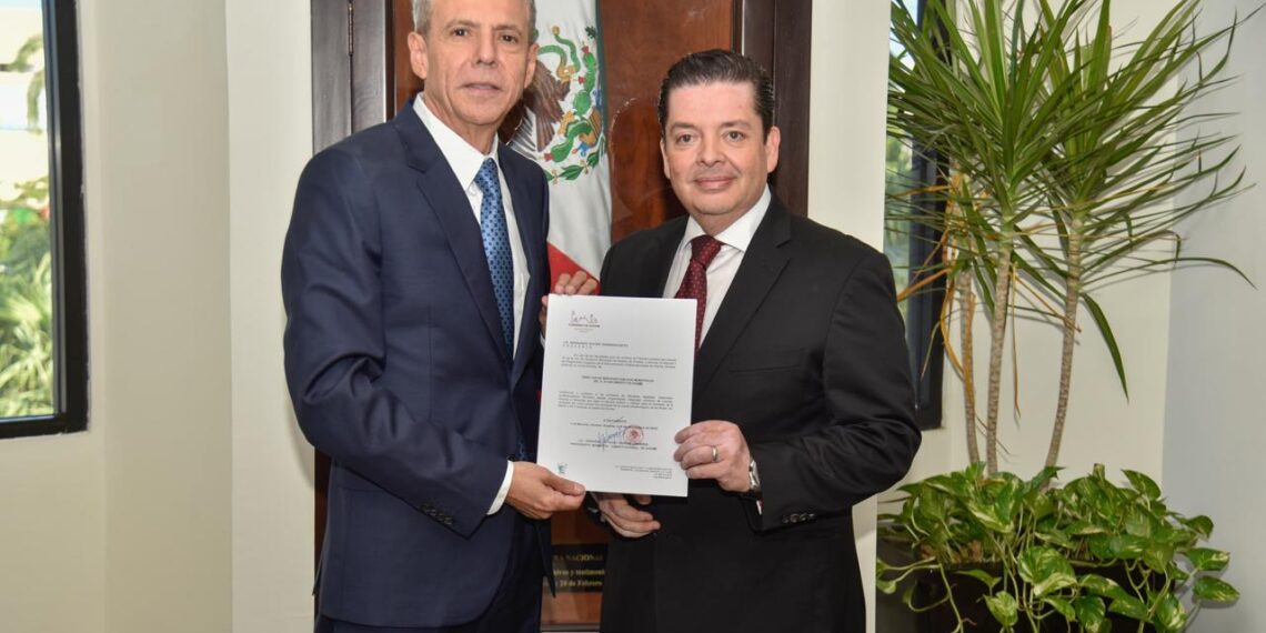 Gerardo Vargas Landeros toma protesta a funcionarios de primer orden