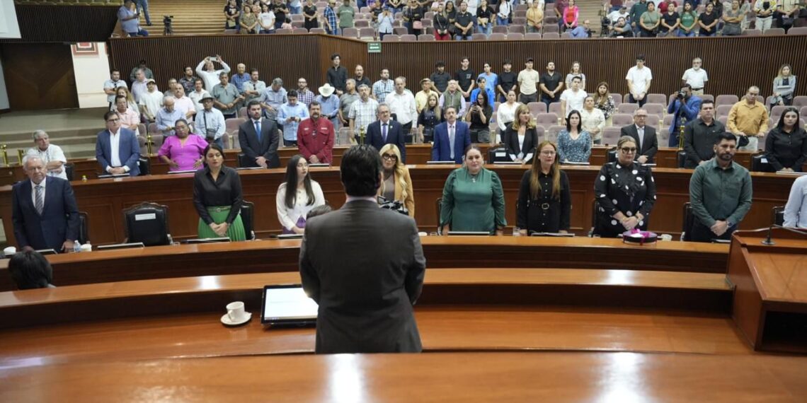 Congreso del Estado brinda minuto de silencio al restaurantero Jorge Peraza