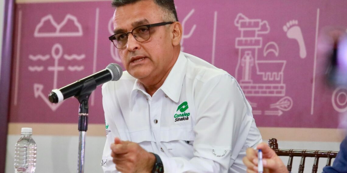 “Los profesionistas de Conalep están en todos los sectores de Sinaloa”: Wil Veliz Figueroa