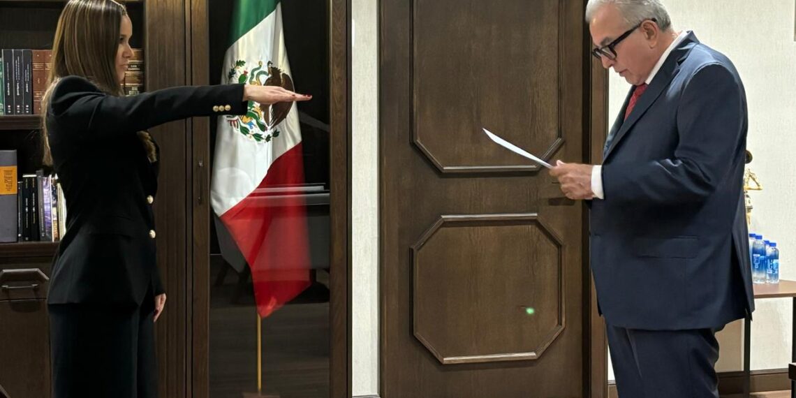 Rocha toma protesta a nuevos titulares de Sectur y Economía