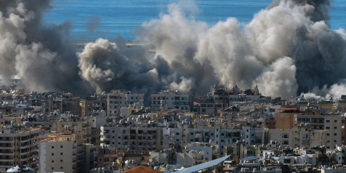 Israel ataca el centro de Beirut en medio de expectativas de alto al fuego en Líbano