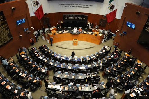 Senado aprueba reforma que extingue siete organismos autónomos