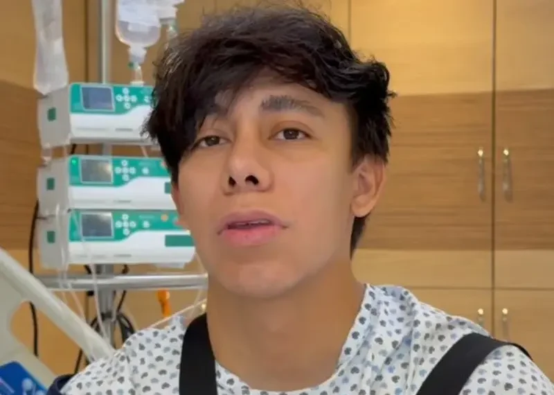 Influencer Sonrix podría perder la movilidad en la mano tras accidente; cuenta qué pasó