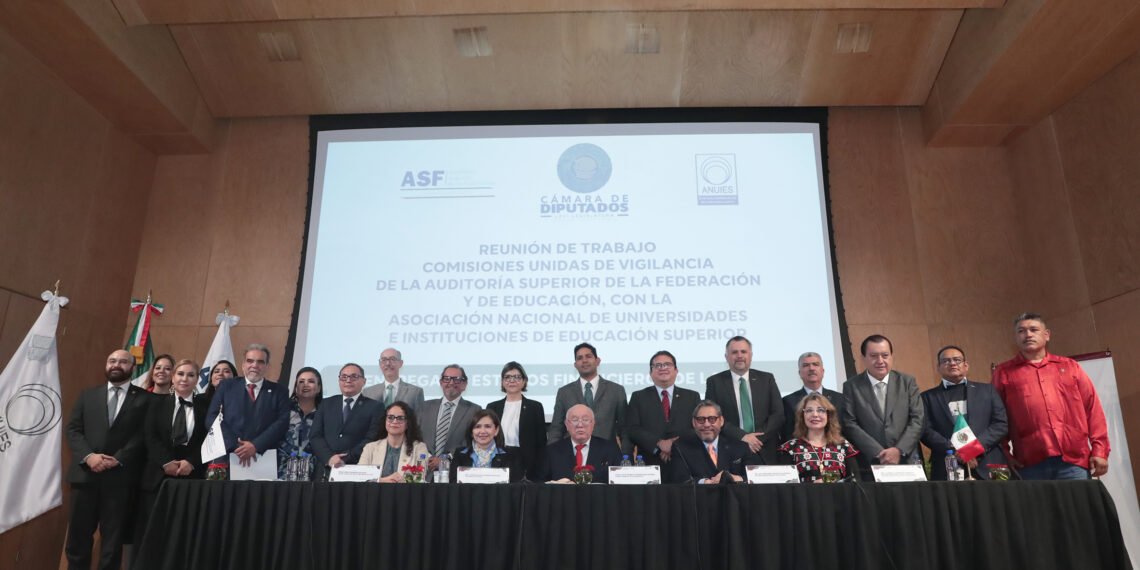 Entrega la UAS a comisiones unidas de la Cámara de Diputados federal sus estados financieros auditados 2023, informe de logros y matrícula auditada
