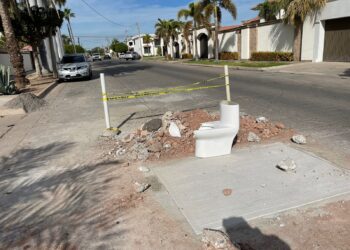 ¡Aguas! Reportan obstáculos sobre la calle José María Ochoa, en la Scally – NR | NOTICIAS